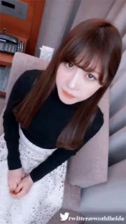 玲珑有緻的美女子涵露胸开腿在眼前 这不申手摸说不过去